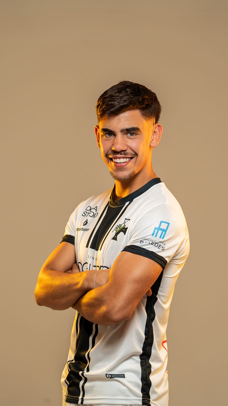 Retrato profissional em estúdio de jogador d'Os Romanos