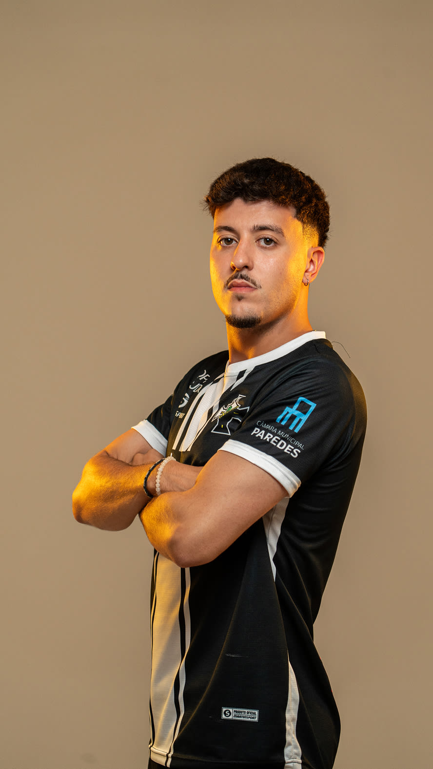Retrato profissional em estúdio de jogador d'Os Romanos