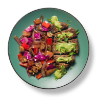 ستيك مشوي مع تشيميشوري الأفوكادو