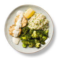 برغر دجاج بالليمون وإكليل الجبل مع هريس القرنبيط