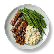 لفائف اللحم البقري مع هريس القرنبيط