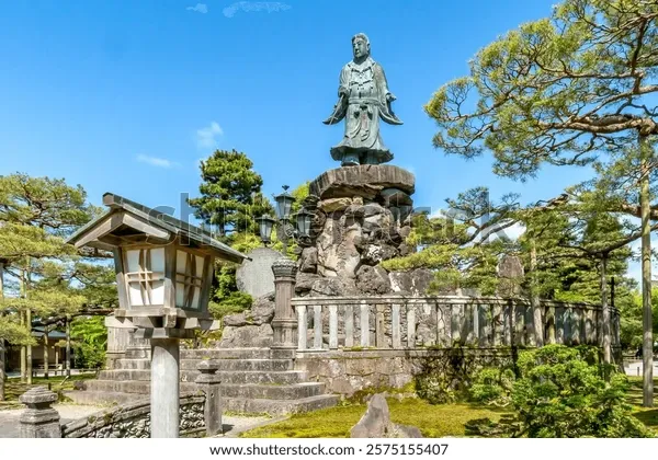 statue-yamato-takeru-kenrokuen-garden-600w-2575155407.webp