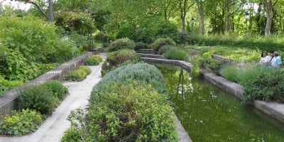Un jardin au bord de l’eau