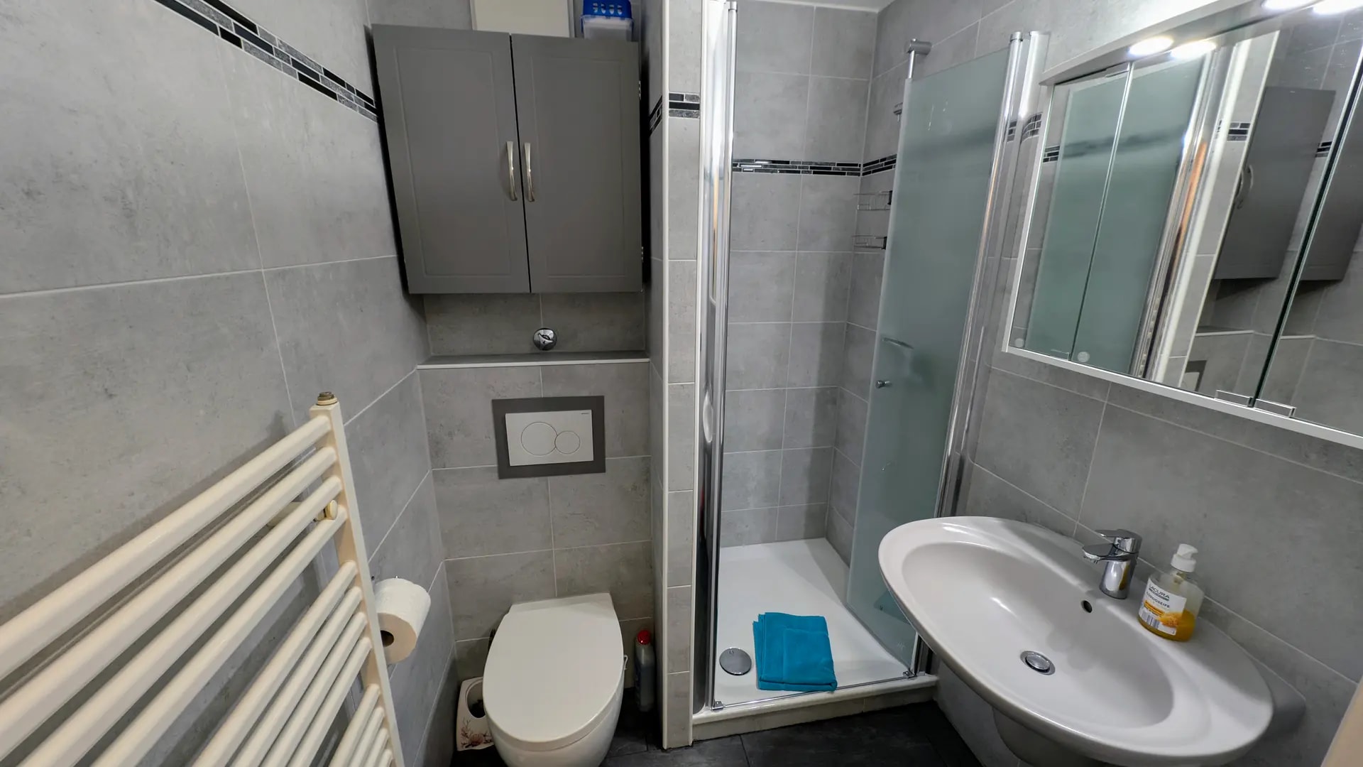 Badezimmer Großansicht