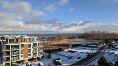 Balkonblich auf meer im winter