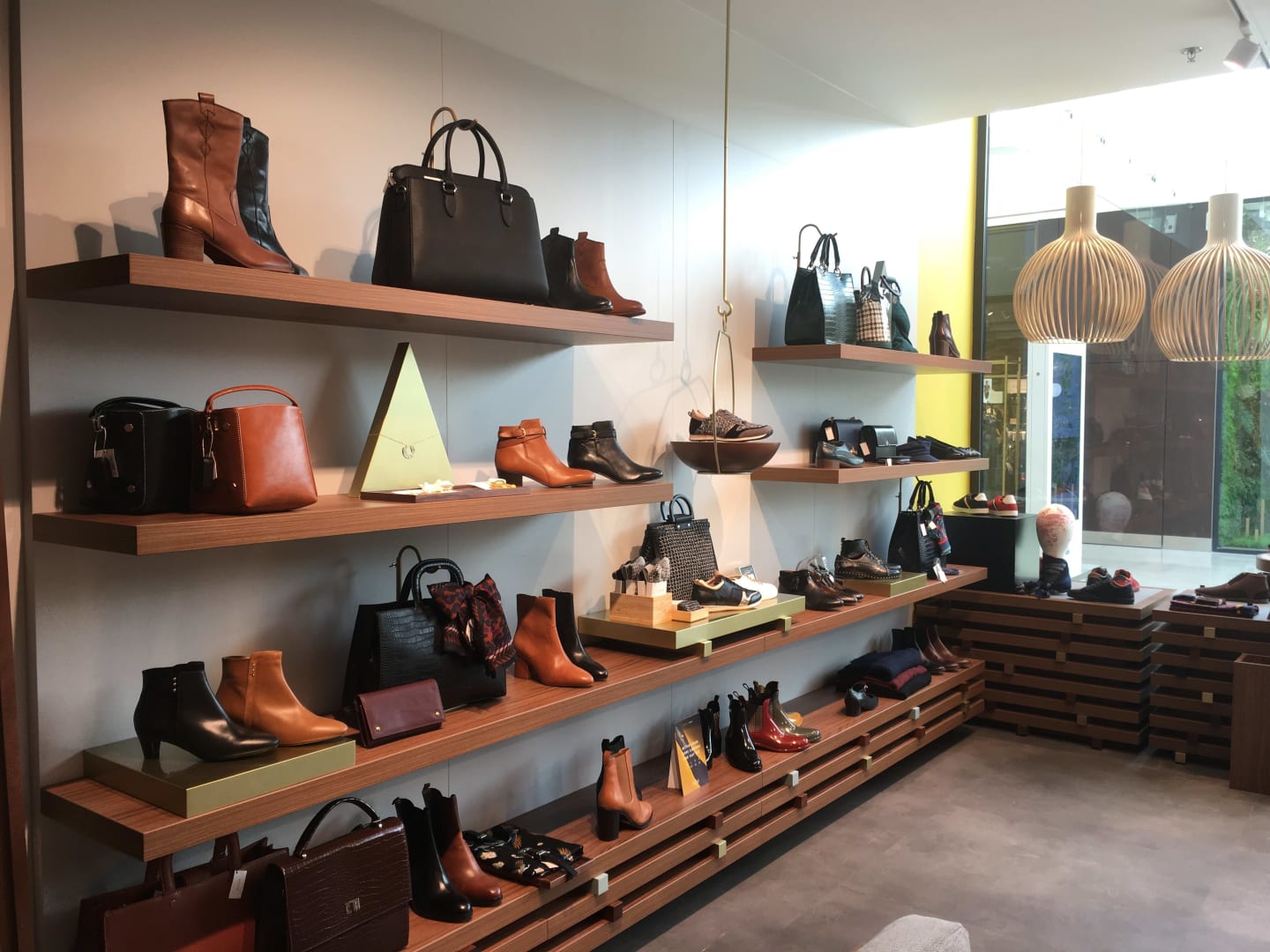 Eram st genis laval top