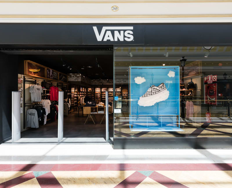 VAN'S | Gran Plaza 2