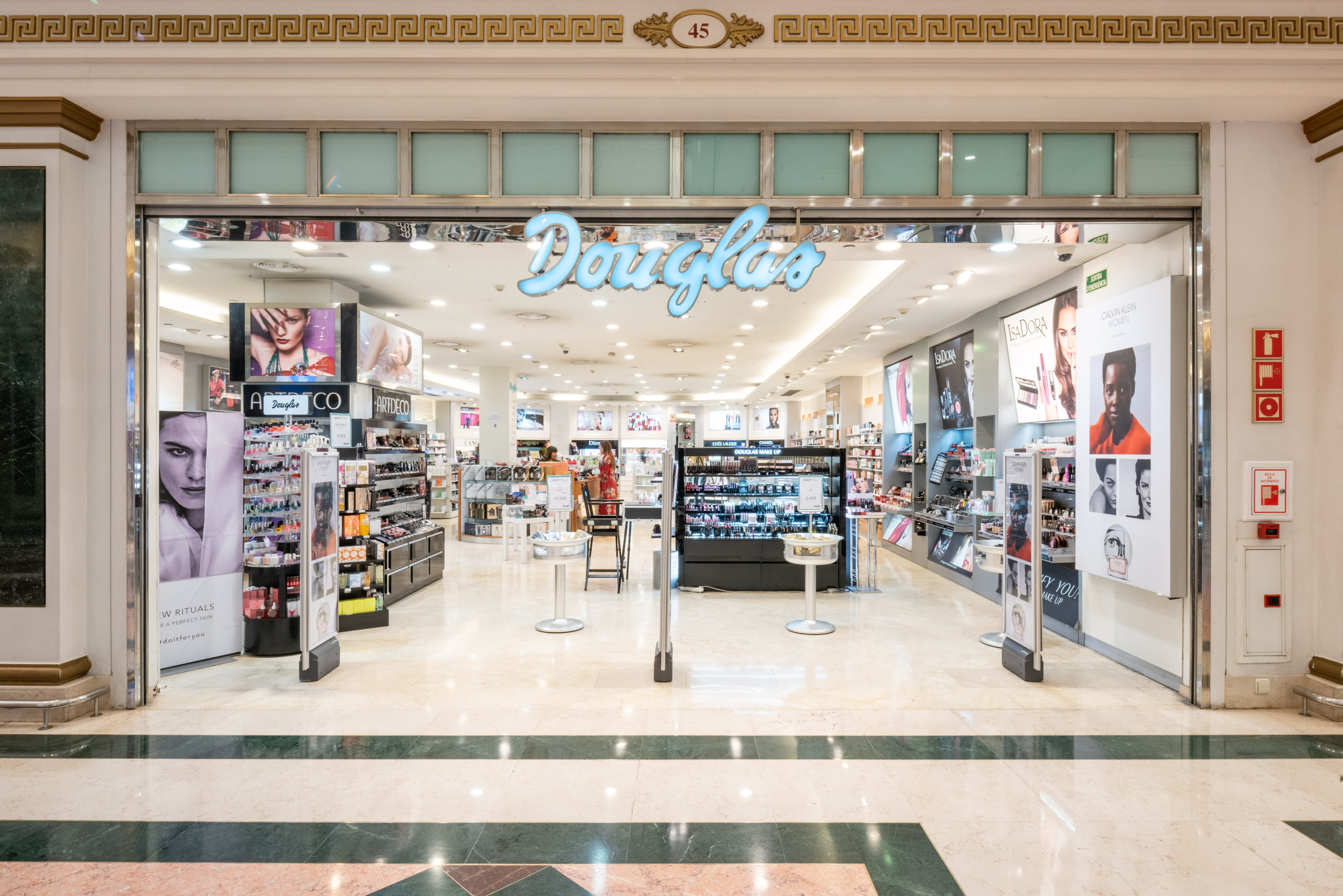 Perfumería Douglas en Barcelona | L´illa Diagonal