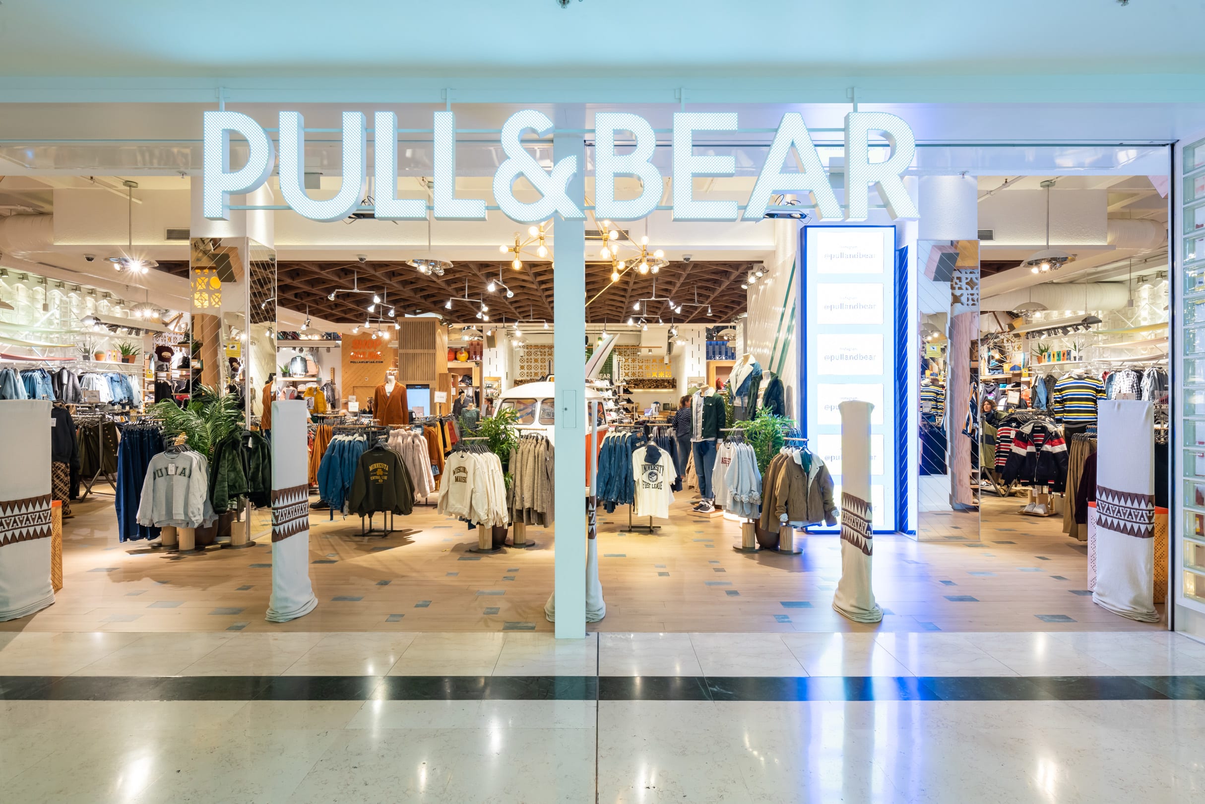 Pull & | Plaza Mar