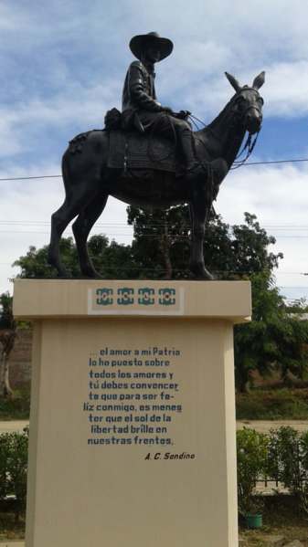 Augusto-Sandino-statue