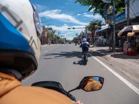 Coby's-perspective-aboard-the-scooter