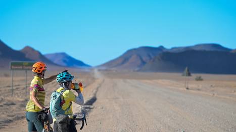 Eva-and-Pam-enjoying-an-amazing-Namibian-view-together