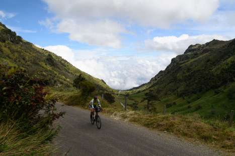 Over-the-mountain-pass