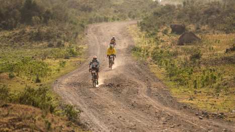 RidingOnDirt_02