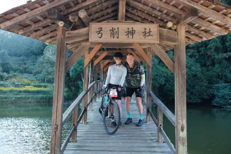 Wendy-Justin-Exploring-an-old-Japanese-bridge-on-Shikoku