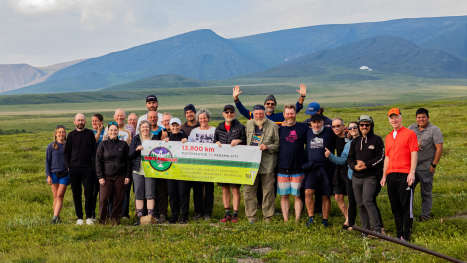 Group_Photo_Moutains_Drone