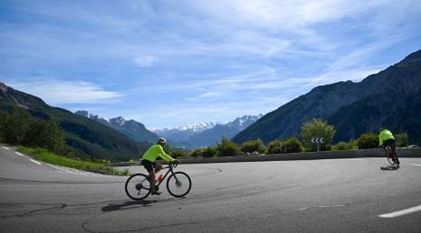 Michele-and-Tony-cruising-down-to-Briancon