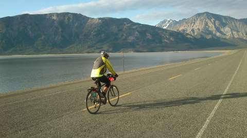 NAE 2013 - Stage 09 - Brian (TDA 11, TE 12) riding along Kluane Lake