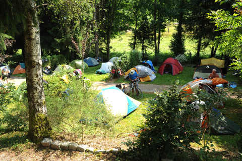 Camp in Plombieres sous bain – tents are prepared for another night