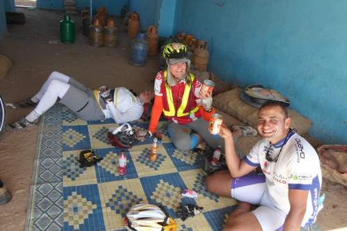 Coke stop, Francine, Anne, Ahmed