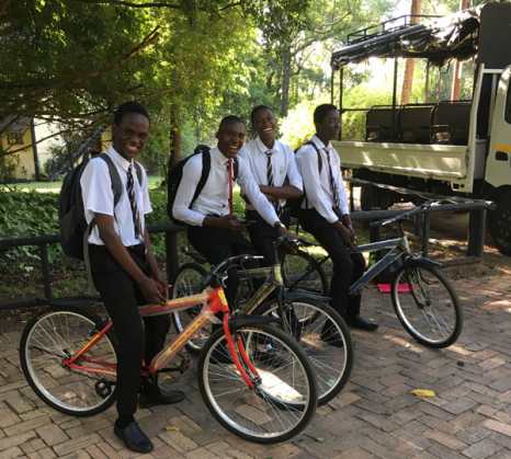 Blog-8-feature-photo-bike-donation-vic-falls-1.jpg