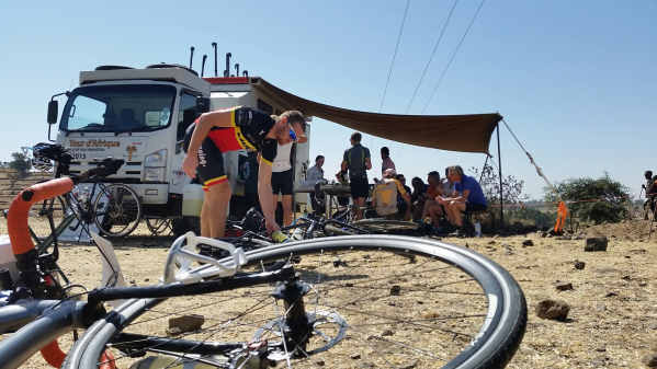 Roadside lunch after Gondar