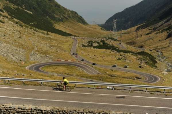 Transfagarasan road01