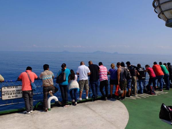 Passangers eagerly await arrival in mainland Mexico