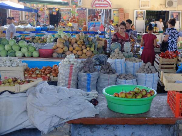 Abundant fruit and vegetables on the road to Ashgabat