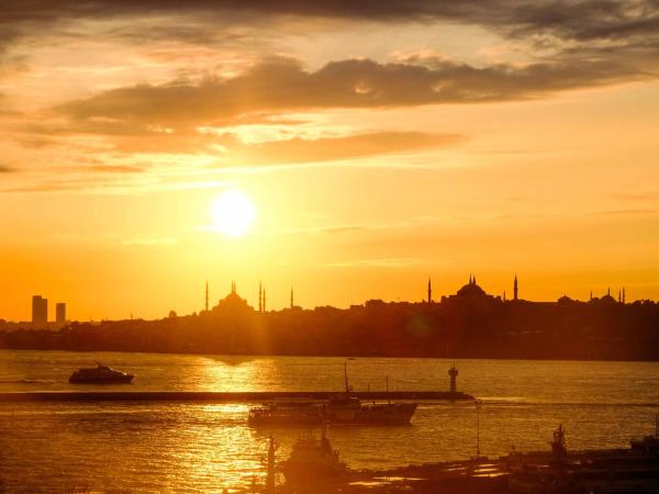 A glorious sunset behind the Blue mOsque and Hagia Sophia