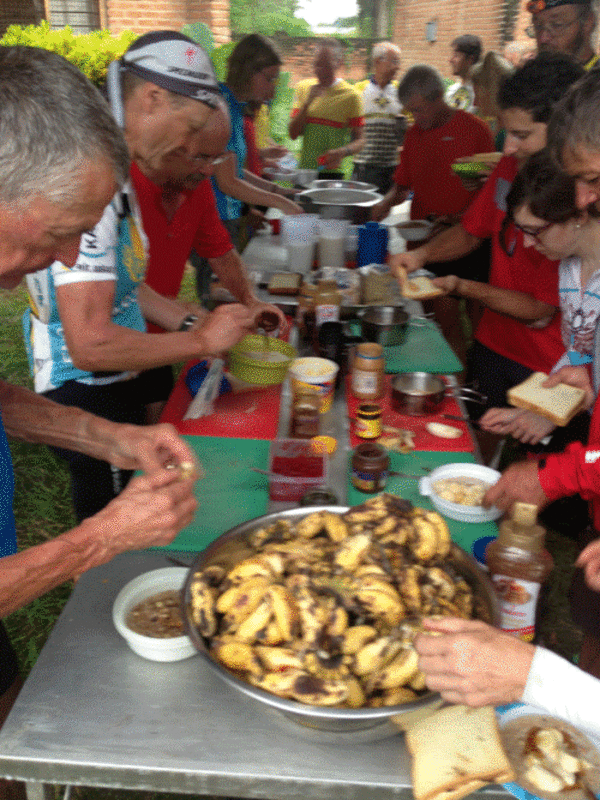 Riders-enjoy-lunch