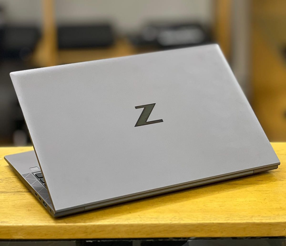 ⭐ Ordinateur Portable HP ZBook firefly 14 G7 | 04GB DÉDIÉ NVIDIA | 256GBSSD | 16GB RAM ✨ 2