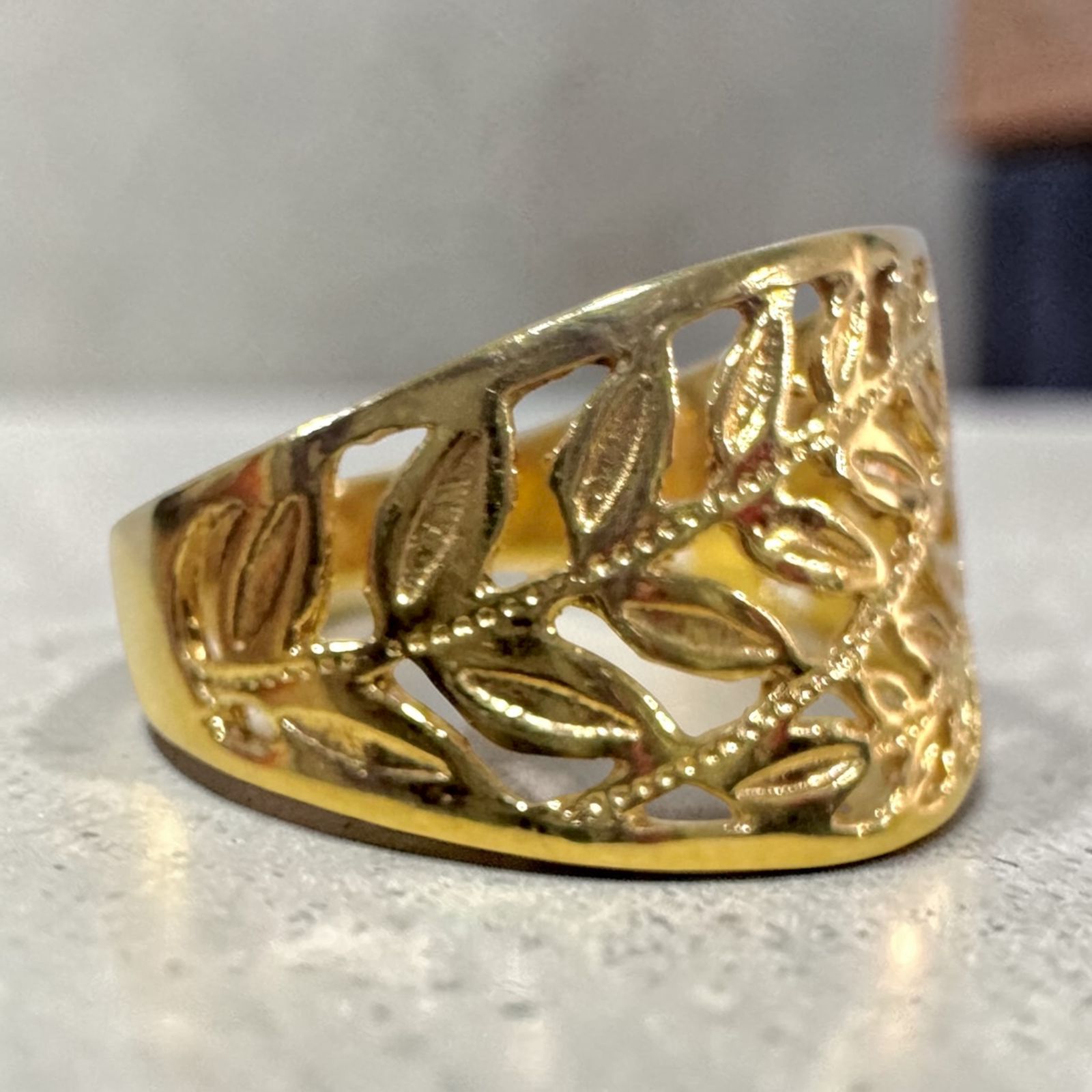 ANILLO ORO18K/HOJITAS