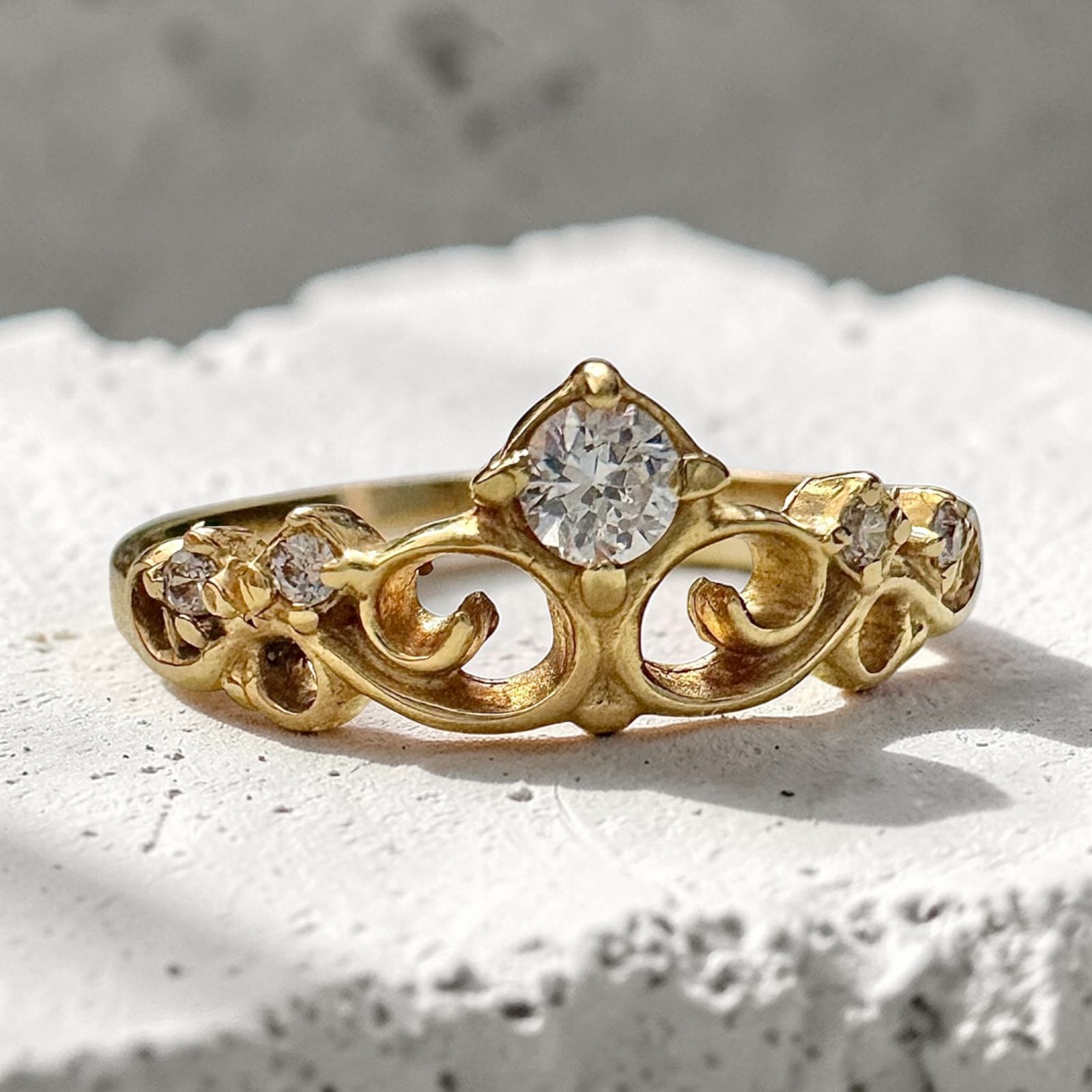 ANILLO ORO18K/CORONA