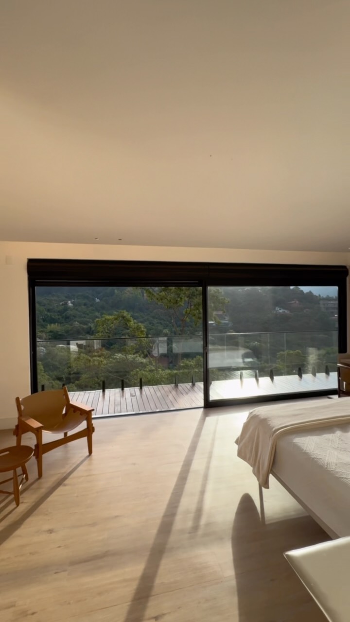 Casa de alto luxo, inteiramente renovada, com aproximadament