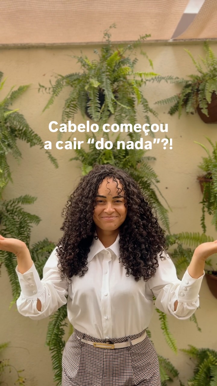 A queda capilar é um sinal! 
Nunca é “do nada” 👀 
Precisamo
