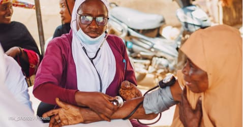 Should global health initiatives have sunset strategies?