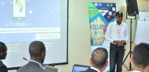 Opinion: Is the internet a 'silver bullet' for Africa?