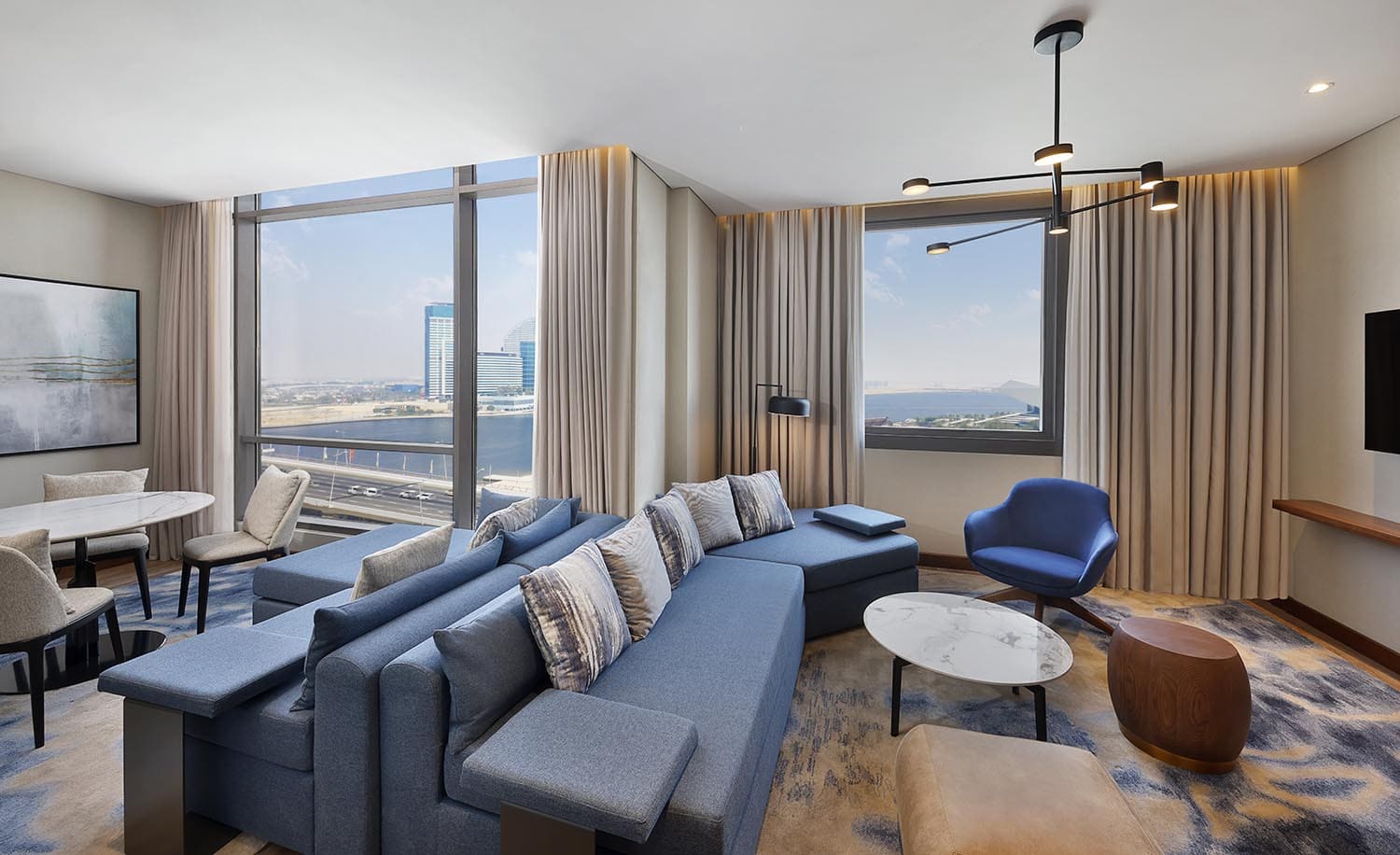 Suite living room