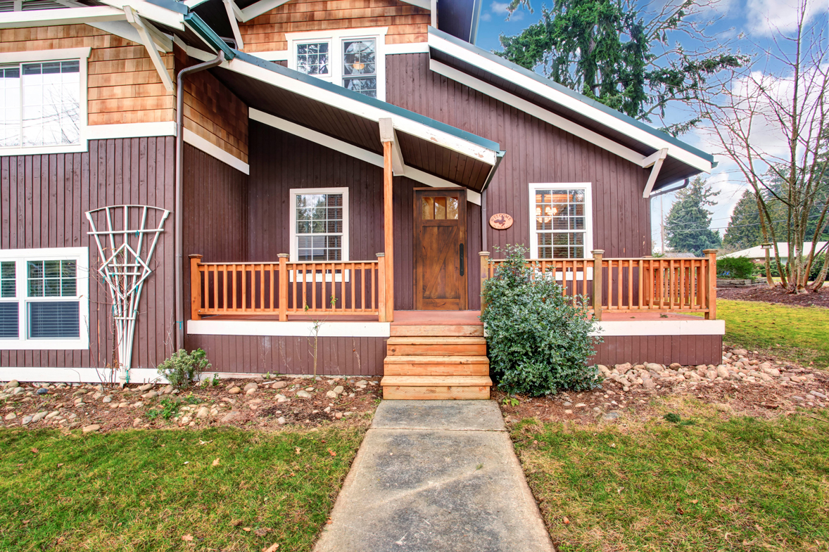 トパーズページ Clover Pass Front Door