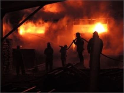 В цеху «Северстали» произошёл пожар. Возгорание тушили тридцать пожарных
