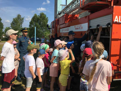 Никольские пожарные провели занятие с детьми