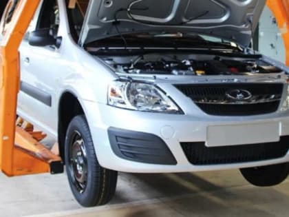 На «Автовазе» для автомобилей есть только три краски — белая, черная и зеленая