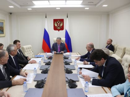 Юрий Воробьев провел заседание Комиссии СФ по контролю за достоверностью сведений о доходах сенаторов