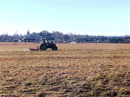Тотемские аграрии уже вывели технику в поля