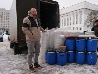 Еще 1,5 тонны гуманитарной помощи везет машина из Вологды в Алчевск
