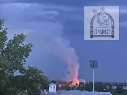 Вологда продолжает гореть: пожарные расчеты не успели потушить дом на ул. Щетинина