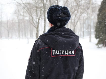 В Череповце с поличным задержали курьера-мошенника