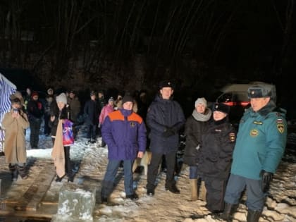 В ночь с 18.01 на 19.01.2023 года член общественного совета при ОМВД России по Нюксенскому району Елена Седякина принимала участие в охране общественного порядка в с. Нюксеница с с