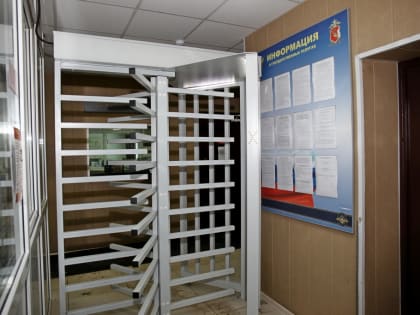 Череповчанин украл телефон у водителя из Вологды